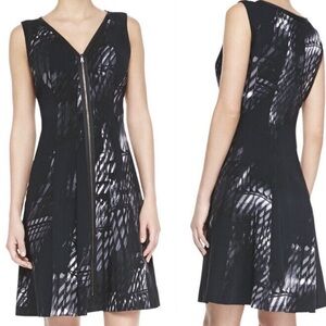 Women’s NWT TTahari Sleeveless Black with Purple Dress Size 2